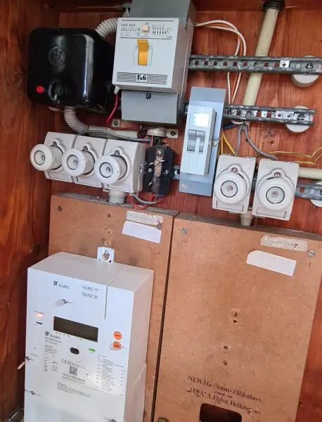 GELEGENHEIT MIT GROSSEN POTENTIAL IN  PALTERNDORF HAUS MIT 6 ZIMMER 156 WFL. PLUS  2 GROSSE SCHUPPEN