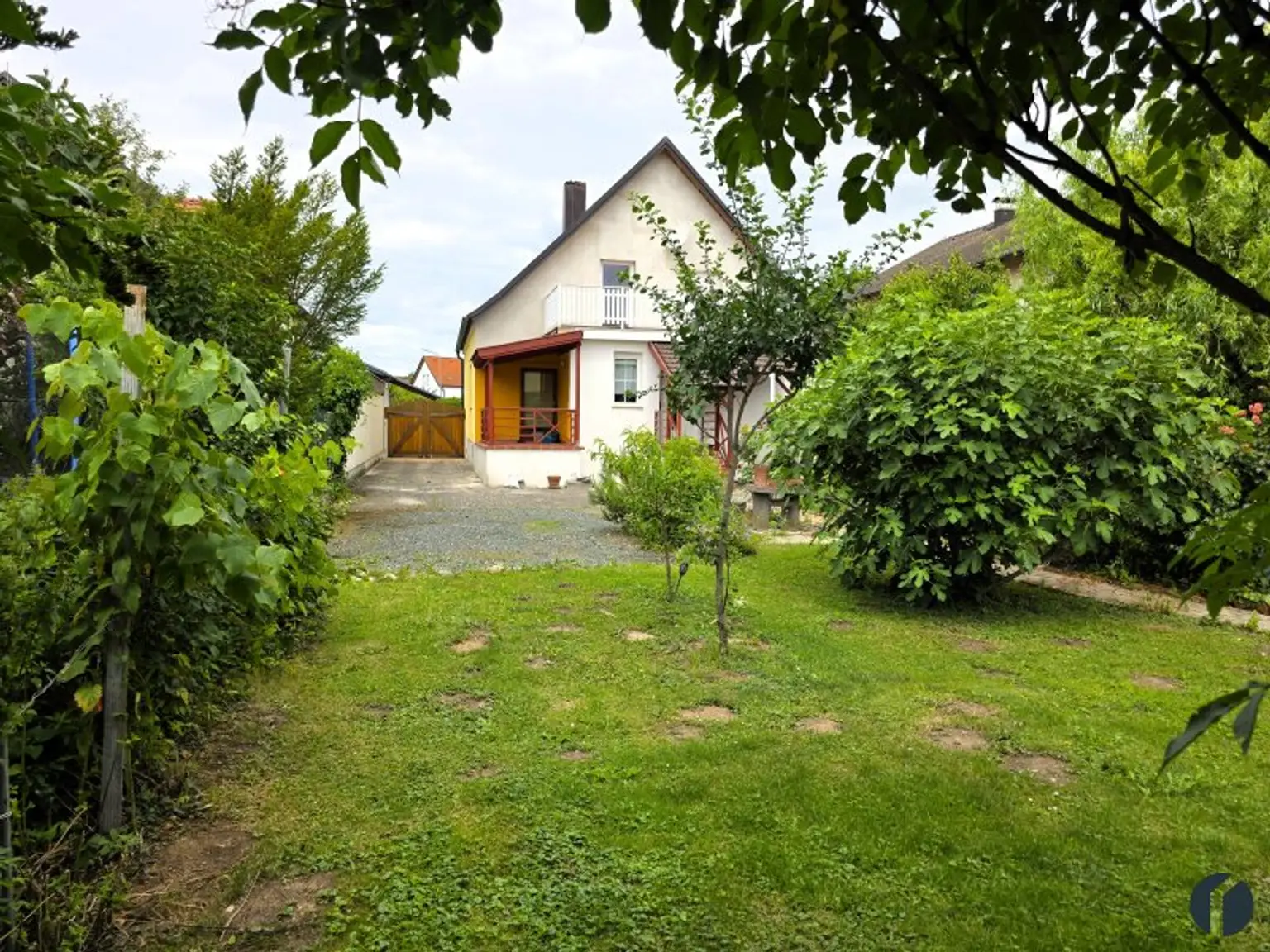 Schönes Siedlungshaus mit Naschgarten!