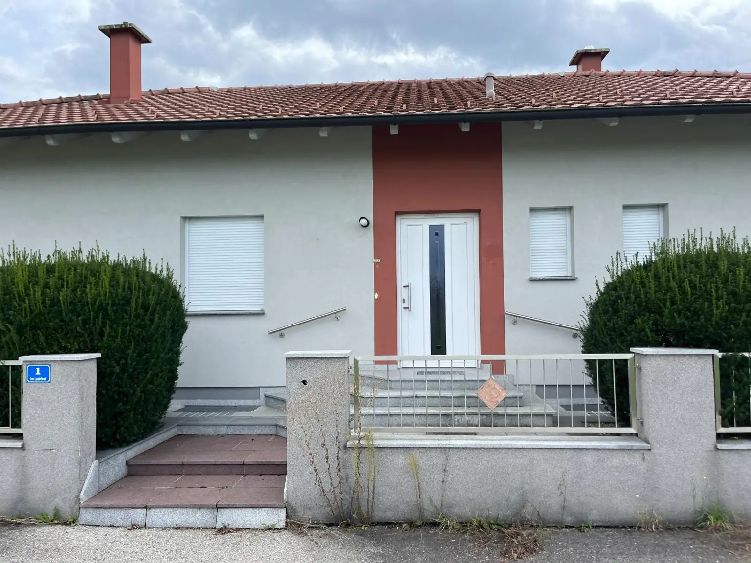 XXL Traum Bungalow mit Kachelofen überdachter Terrasse, Gartenoase, Wohnkeller und Doppelgarage  im Laahfeld /Ansfelden