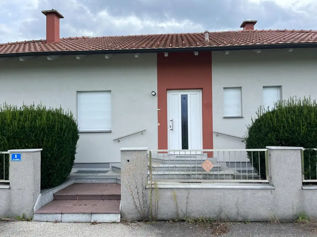 XXL Traum Bungalow mit Kachelofen überdachter Terrasse, Gartenoase, Wohnkeller und Doppelgarage  im Laahfeld /Ansfelden