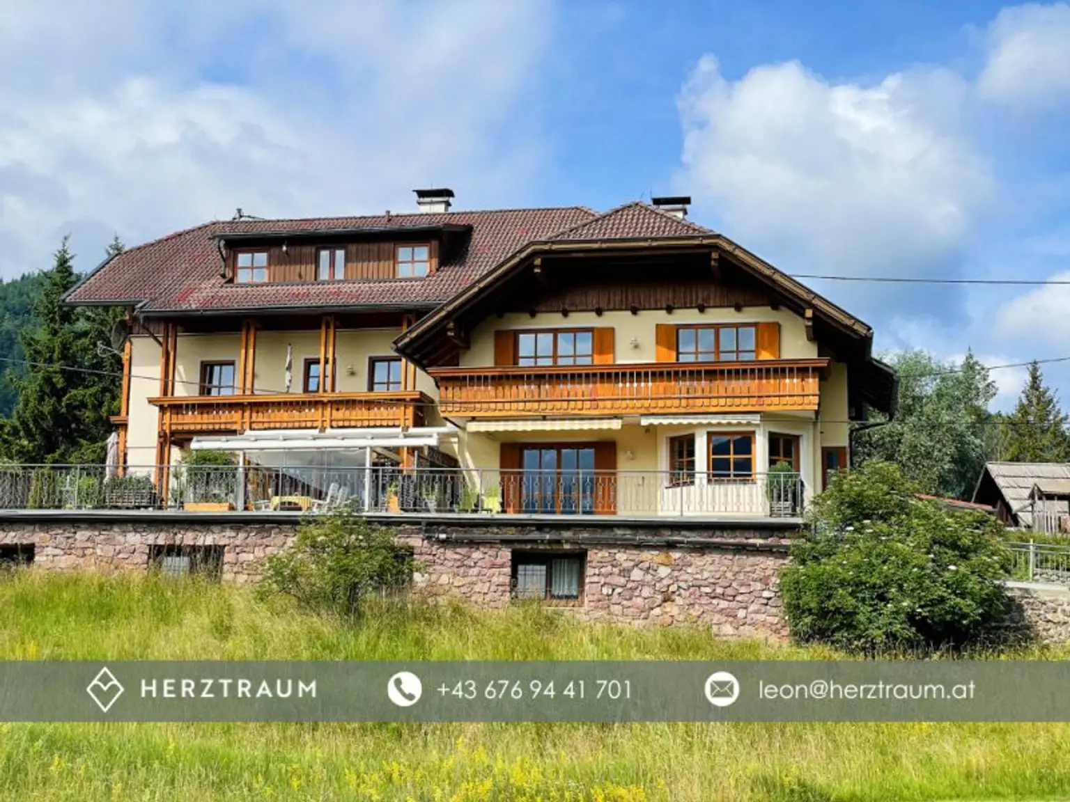 Exklusive Haushälfte mit See- und Bergblick || 4 Zimmer, Balkon, Terrasse || Toplage Oberdorf ||