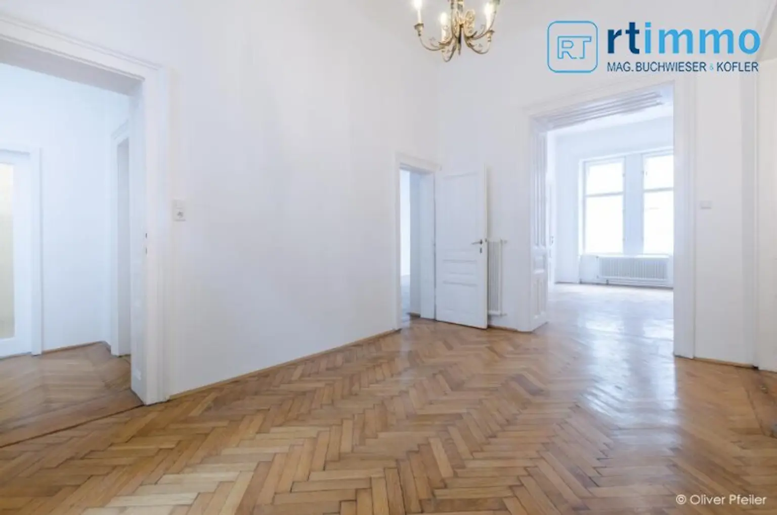 REPRÄSENTATIVE KLASSISCHE BEL ETAGE WOHNUNG IM BOTSCHAFTSVIERTEL