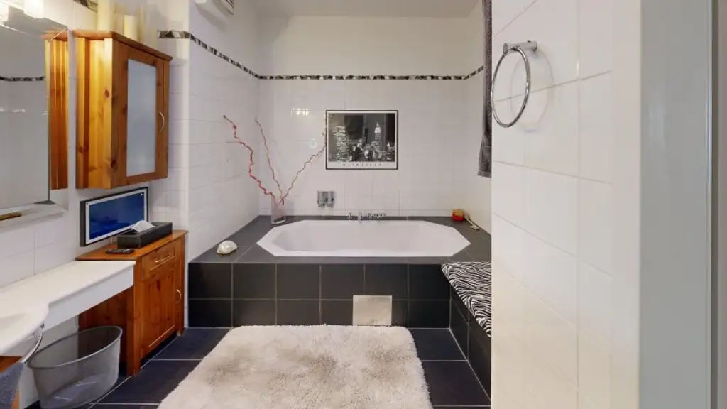 Exklusives Wohnen über den Dächern Wiens – mit Panorama, Pool und Wellnessgenuss