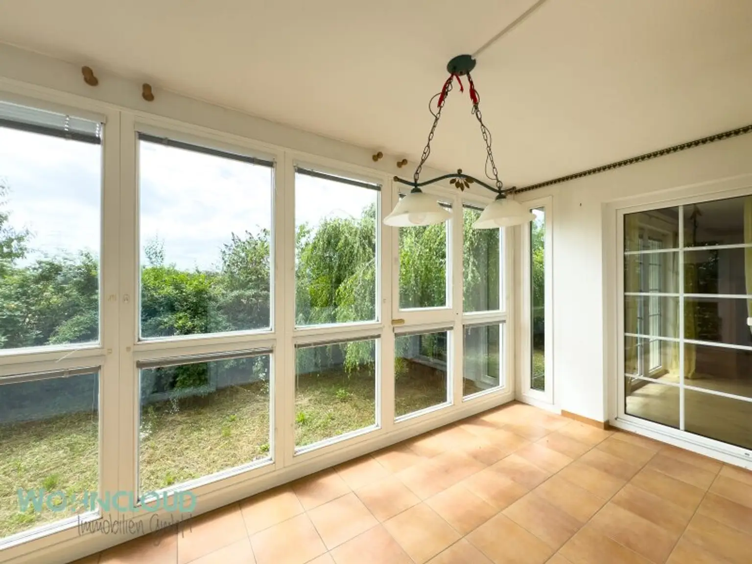 EIN HAUS WIE EIN SONNTAGNACHMITTAG