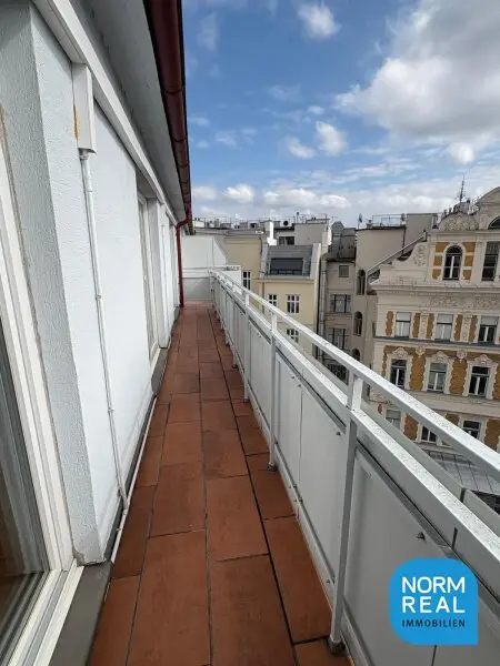 Dachgeschosswohnung mit Terrasse Nähe Oper