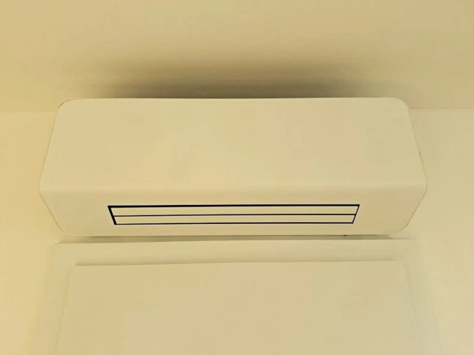 ERSTBEZUG, AUGARTEN-NÄHE, klimatisiertes 44 m2 Dachgeschoss, 2 Zimmer, Komplettküche, Duschbad, Parketten, Brigittenauer Lände