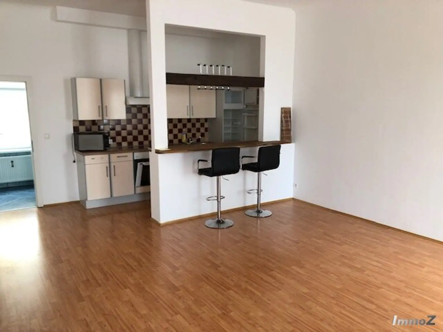 komplett ausgestattete Küche