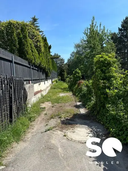 # SQ - UNBEBAUTES GRUNDSTÜCK MIT ca. 751 m² GRUNDFLÄCHE - IDEAL FÜR EIN EINFAMILIENHAUS