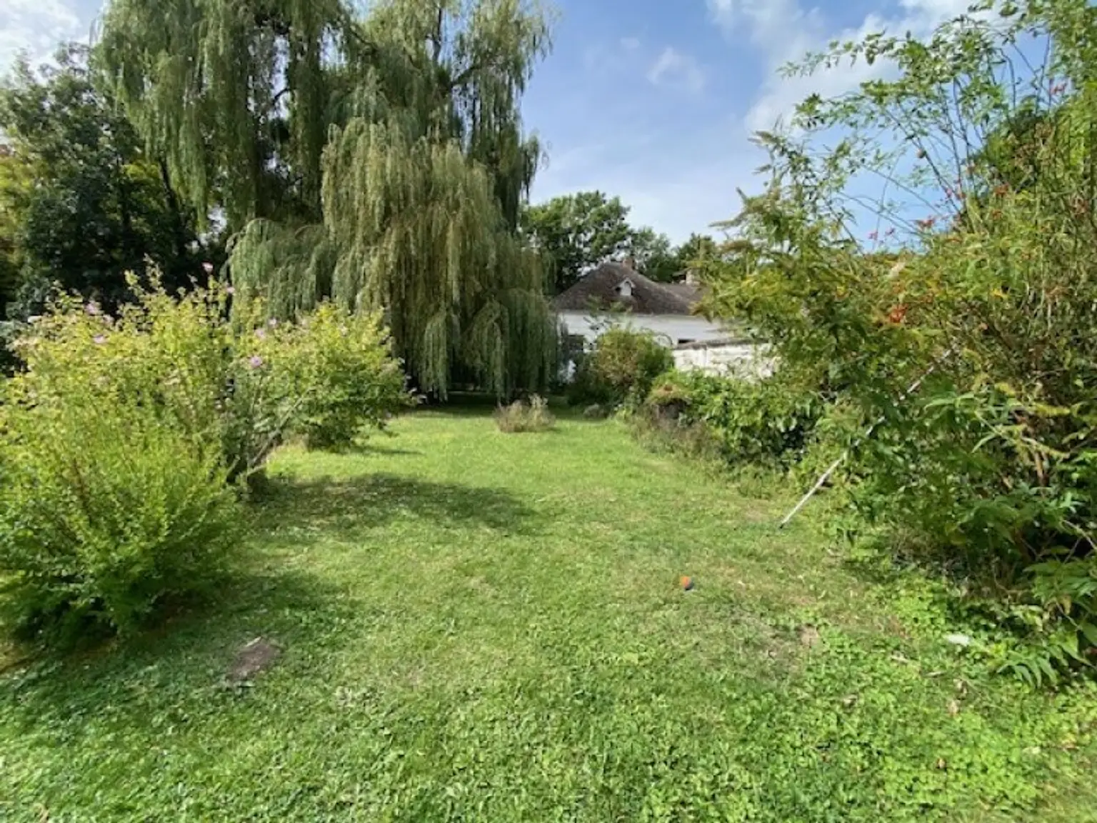 Traumhafte Gartenwohnung in Ebergassing: 140m² gepflegt mit Einbauküche und Badewanne!