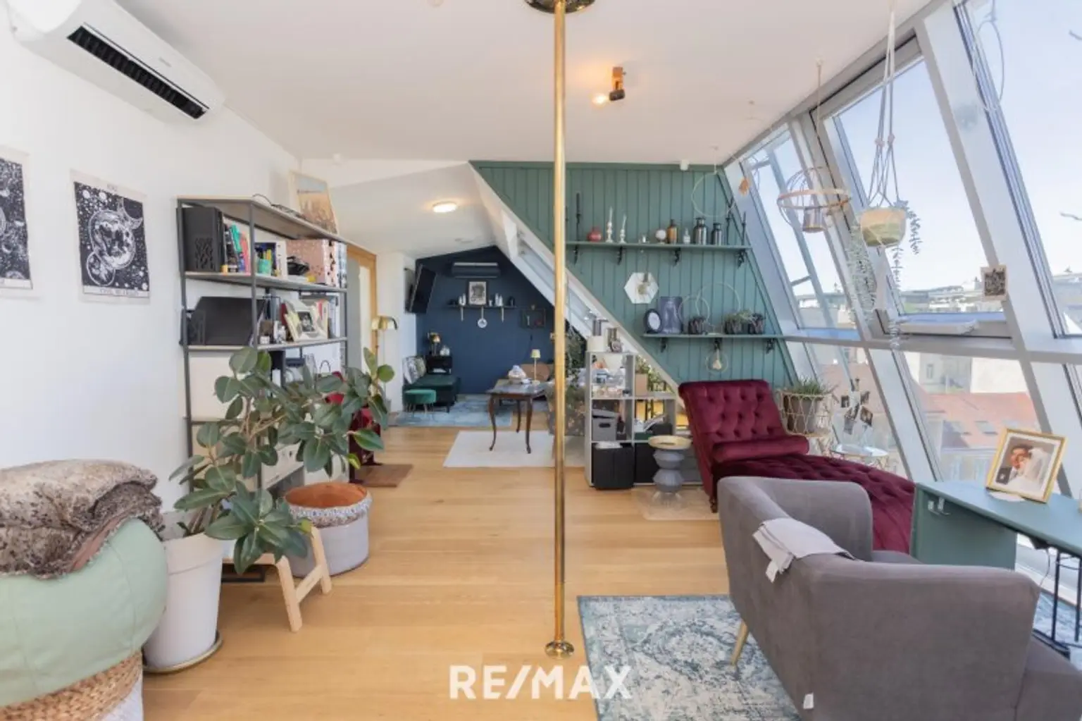 Herrliche DG-Maisonette mit 2 Hof-Terrassen bei der Volksoper, Währinger Straße