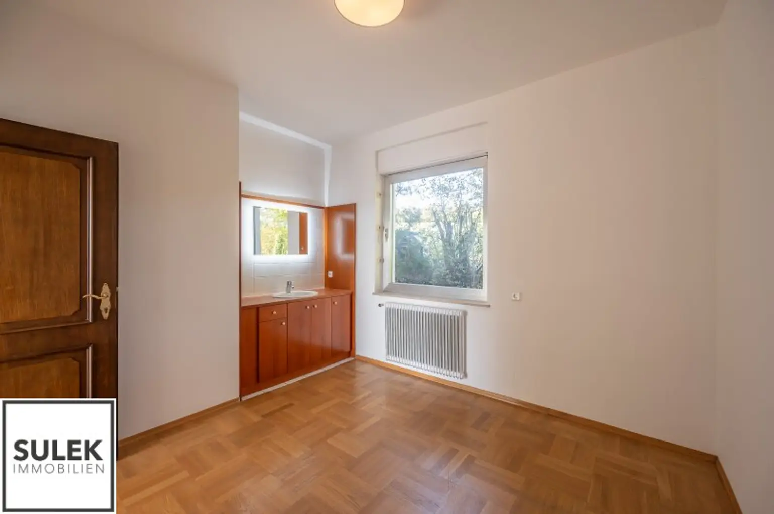 Erstbezug nach Sanierung: Großes Einfamilienhaus in einzigartiger Lage mit Weitblick und vielen Zimmern, Blick ins Grüne und in absoluter Ruhelage