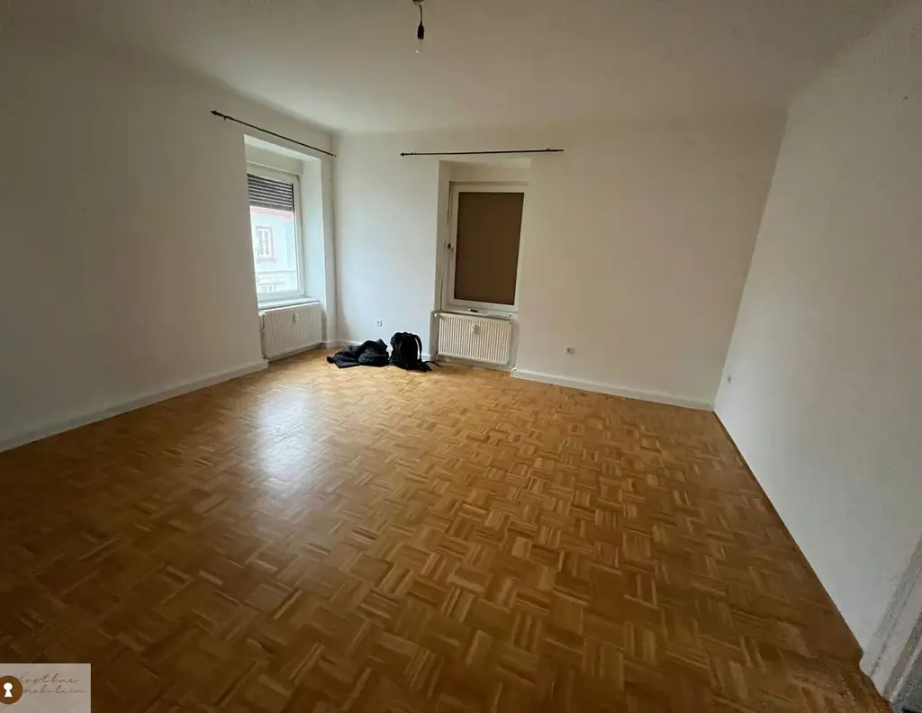 Attraktives 2,5-Zimmer-Zuhause in Kapellenstraße: Modern saniert, top angebunden, nähe Webling - zur Miete! Haustiere willkommen!