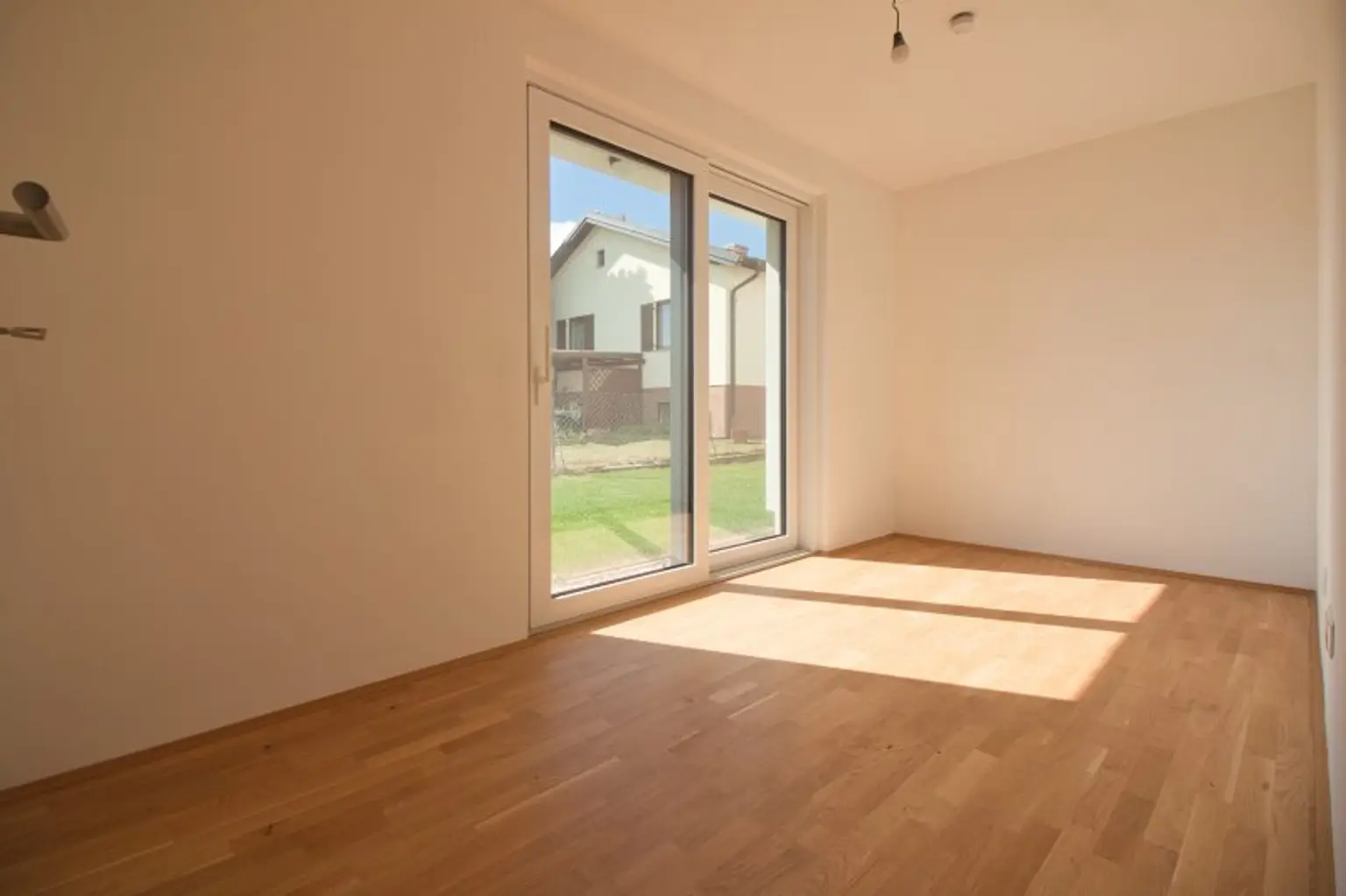 EINFAMILIENHAUS IN RUHELAGE | Ziegelhaus | großzügig, hell & hochwertig ausgestattet | mit Garten & Stellplatz