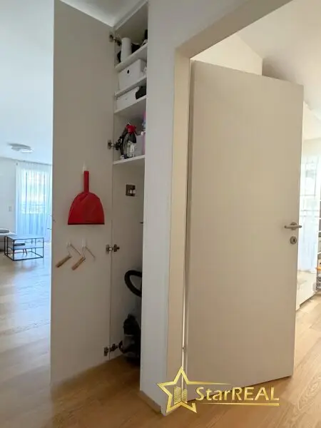 Abstellnische/Peter Max Einbauschrank