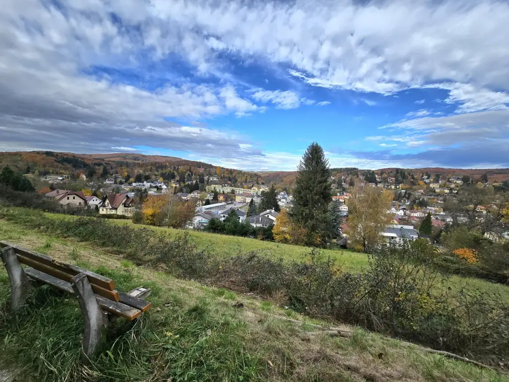"Wohnen mit Geschichte – Gartenwohnung im Turmhaus Pressbaum"