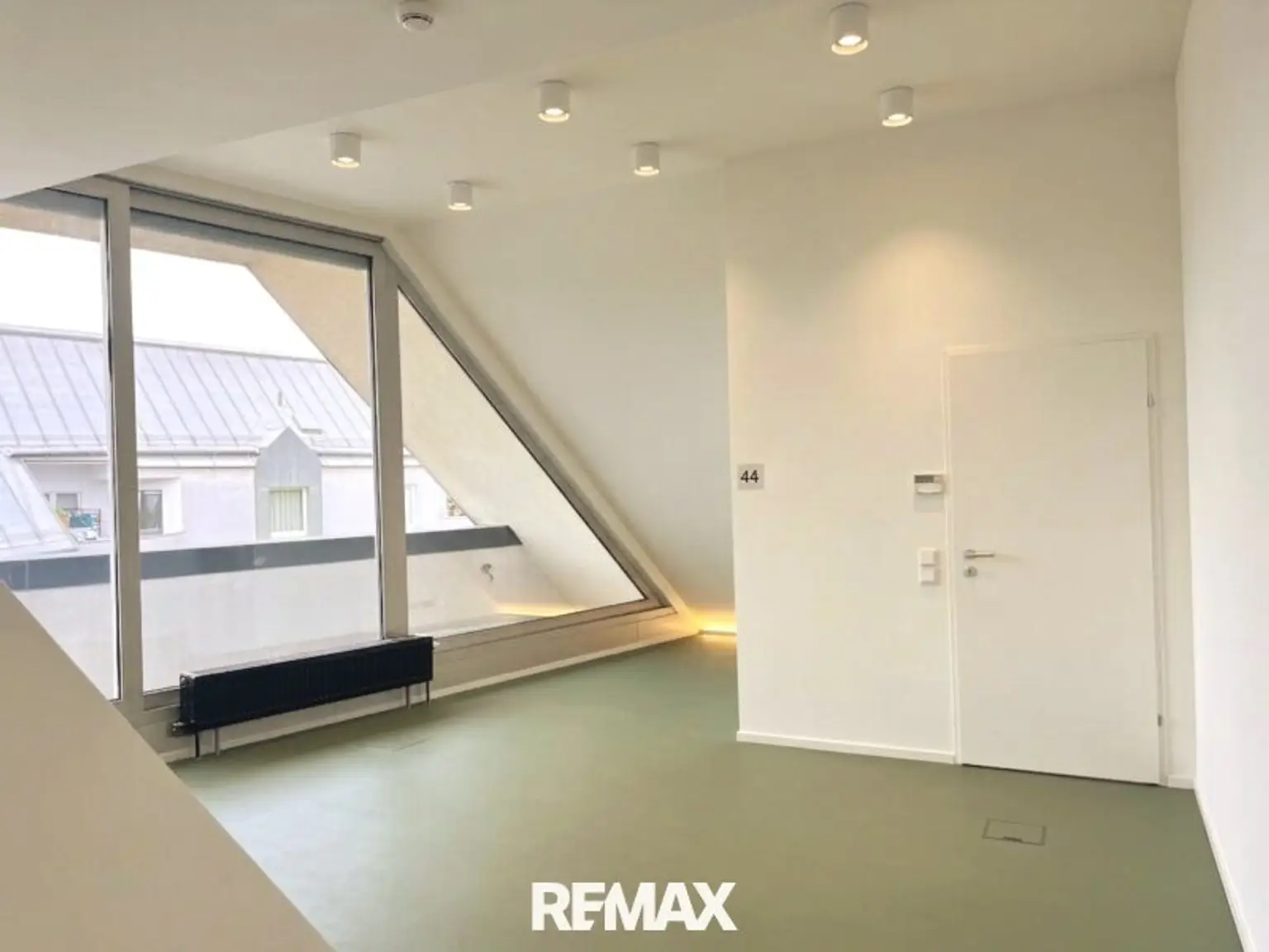 Modernes Praxishaus/ Bürohaus in Hietzing mit Garage & 4 Stellplätzen