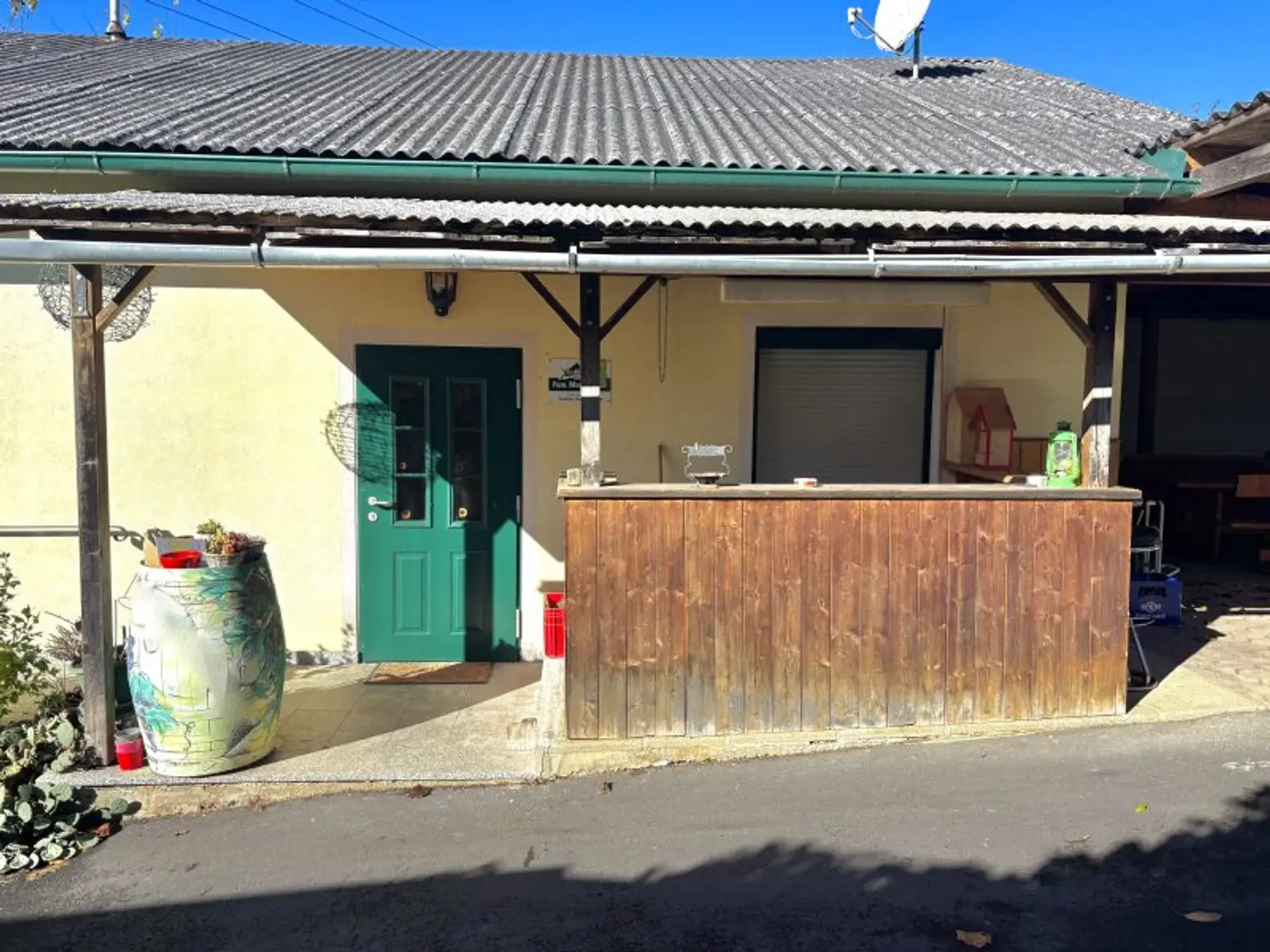 ** LEGENDE IN DER WEINIDYLLE ** D. Ehrensdorf !! Gepflegtes Haus mit ca. 245 m2 Nfl. in gediegener Ortsrandlage - Hauptwohnsitz möglich !!