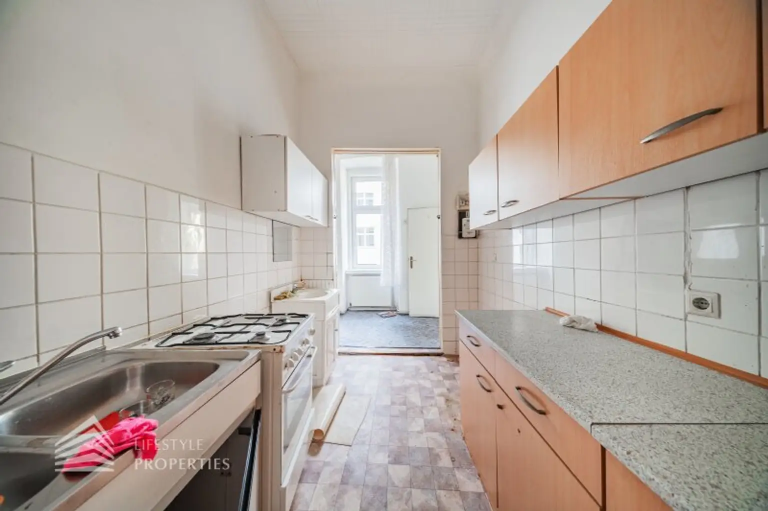 Sanierungsbedürftige Altbauwohnung, Nähe Meiselmarkt