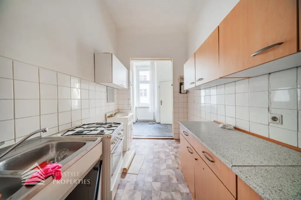 Sanierungsbedürftige Altbauwohnung, Nähe Meiselmarkt