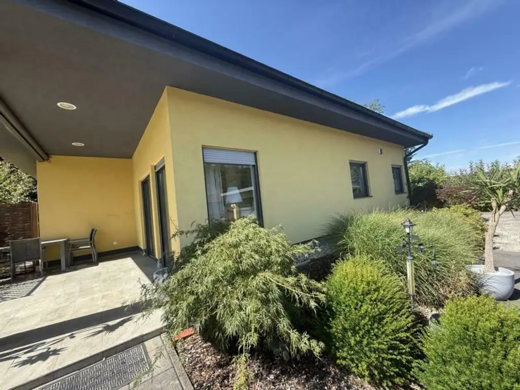 *** Eleganter und stilvoller Bungalow in begehrter Siedlungslage *** unmittelbare Nähe zur Stadt Feldbach ***