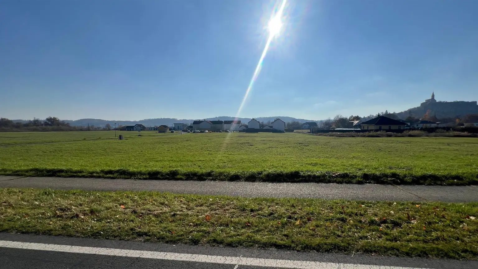 Großes Baugrundstück (ca. 1ha) in Güssinger Ortsrandlage!