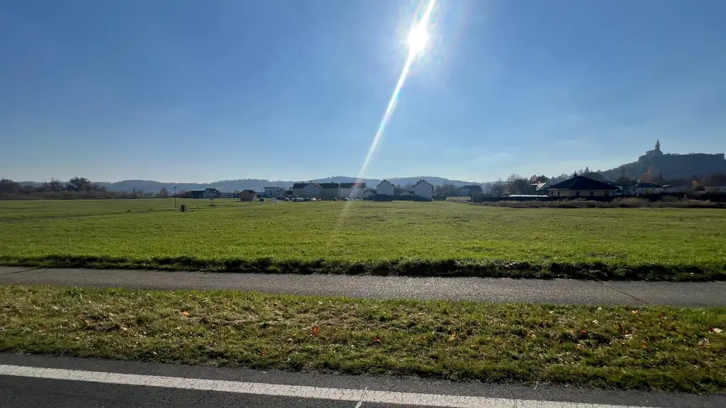 Großes Baugrundstück (ca. 1ha) in Güssinger Ortsrandlage!