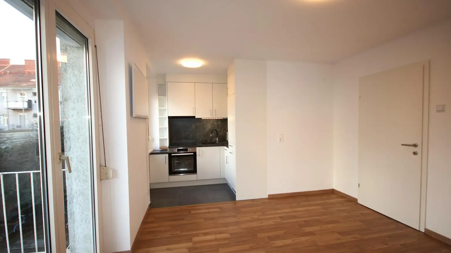 Wohnzimmer Blick Richtung Küche