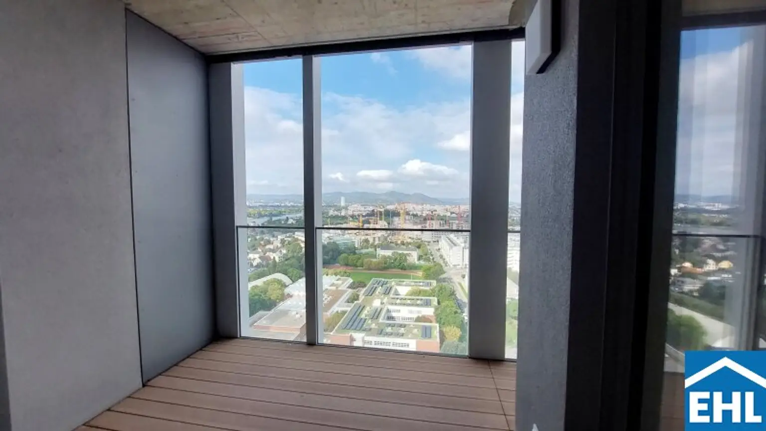 Urbanes Wohnen mit Rooftop Pool, Spa & Skylineblick – TOWER HOMES im V22