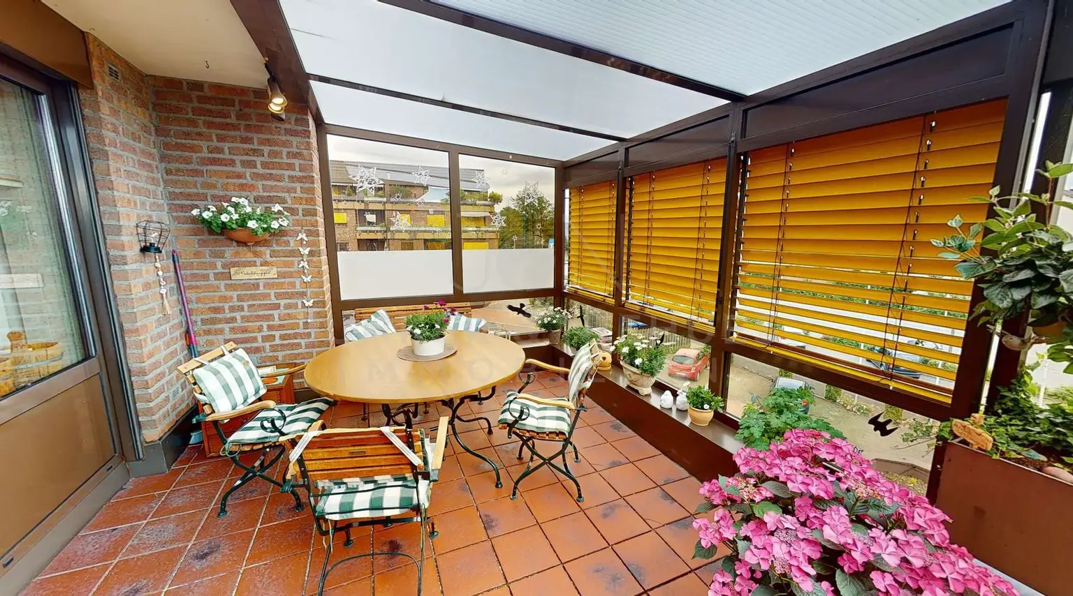 Großer Balkon