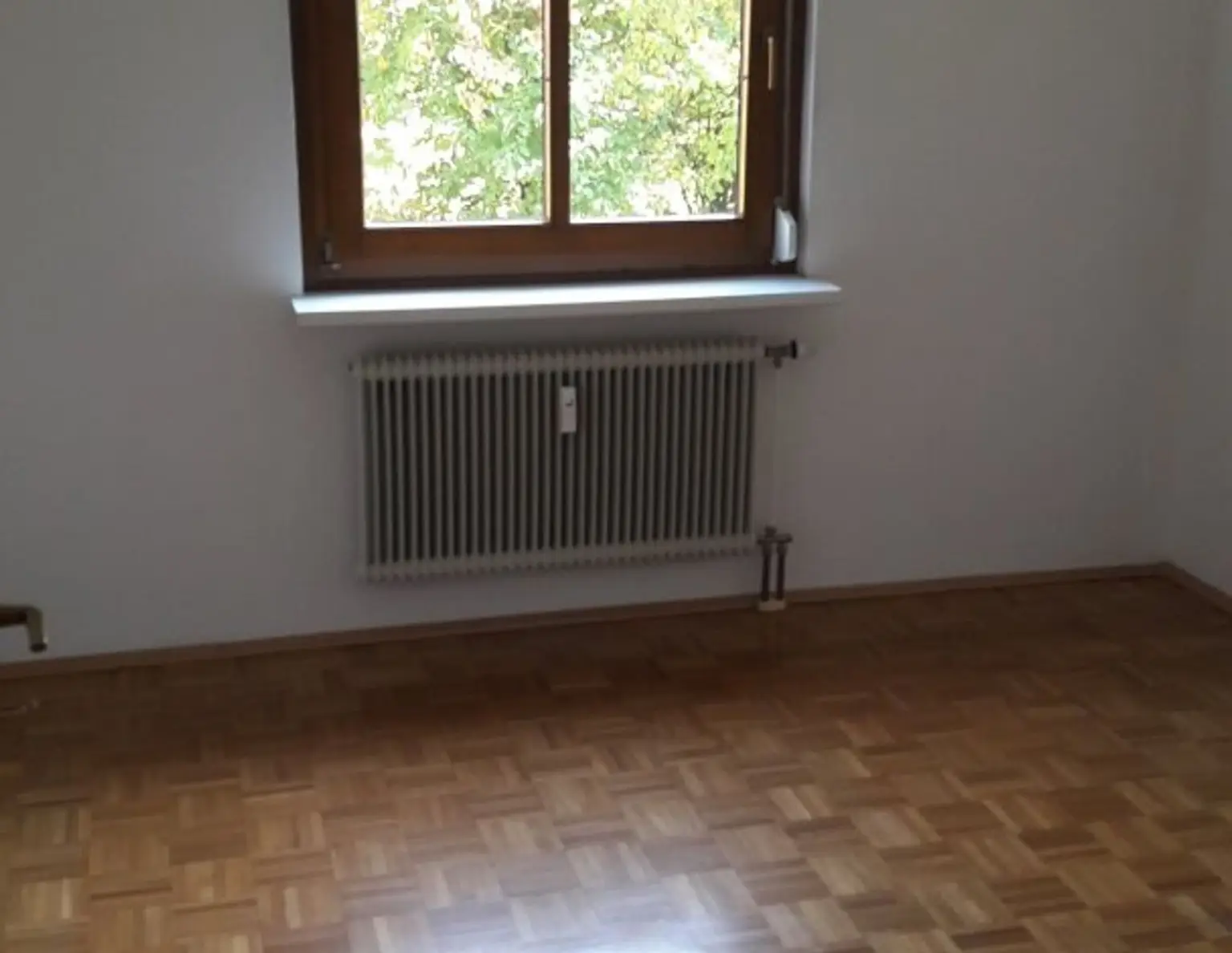 BASTLERHIT - Erdgeschoss mit Sonnenbalkon - provisionsfrei!!