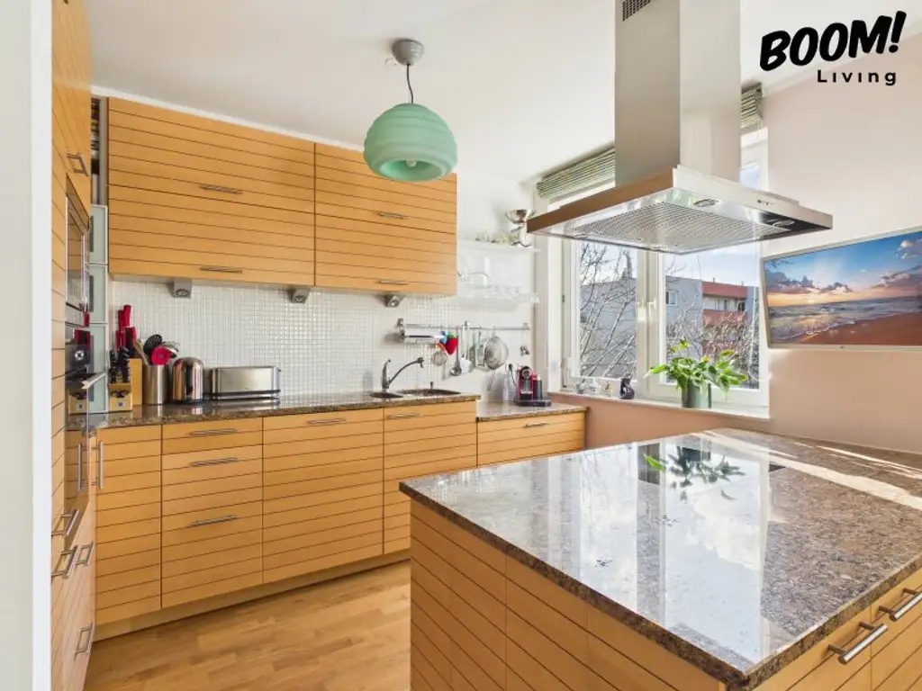 Traumhafte 3,5-Zimmer-Dachgeschosswohnung mit Balkon und Terrasse in 1230 Wien!