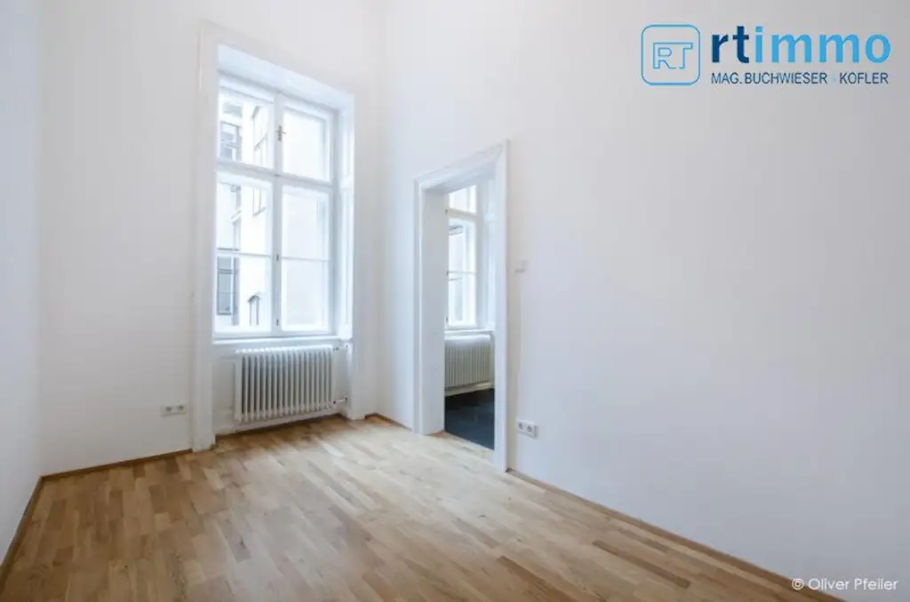 REPRÄSENTATIVE KLASSISCHE BEL ETAGE WOHNUNG IM BOTSCHAFTSVIERTEL