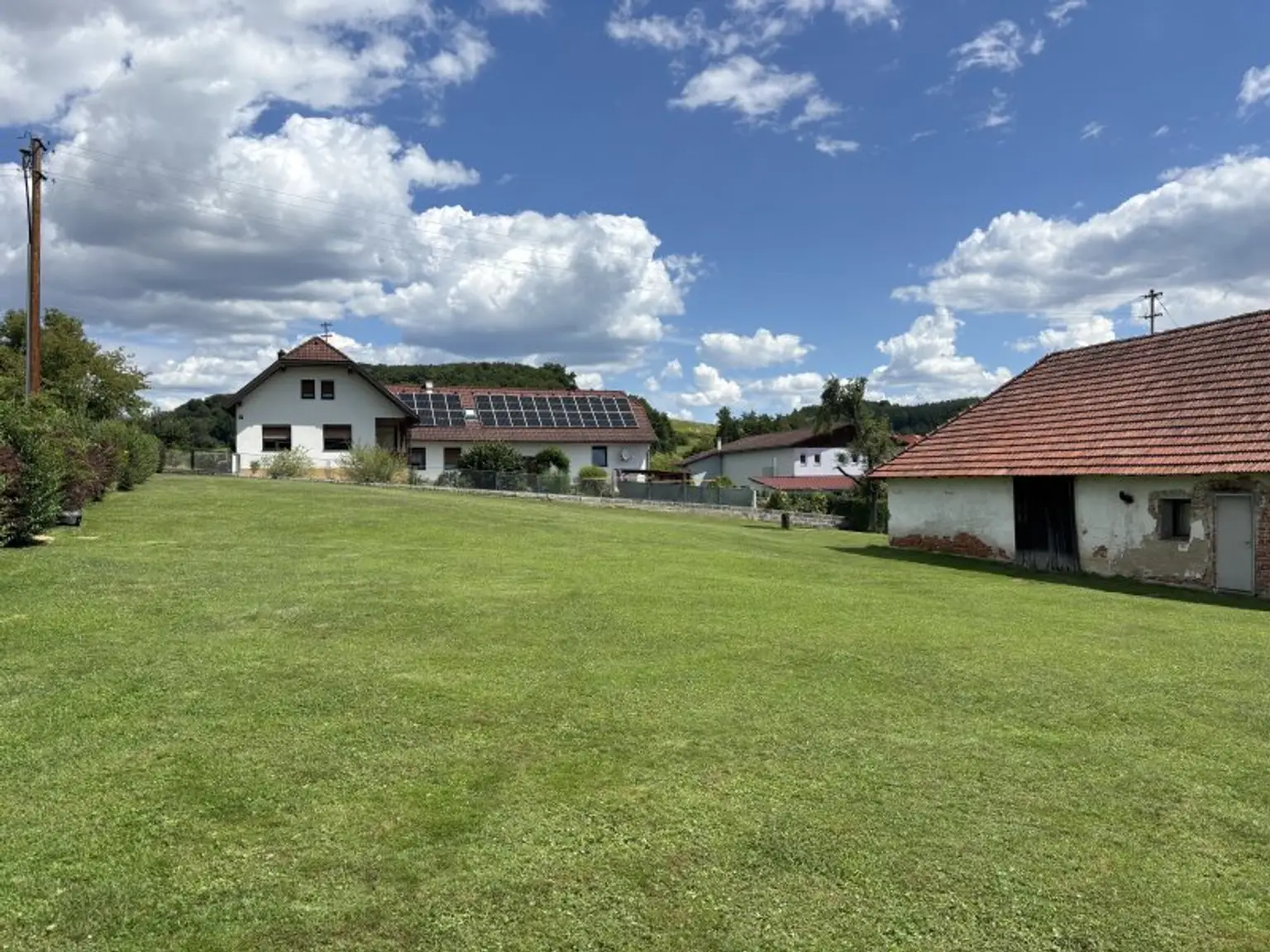 ** GARTENTAGE ** ren.bed. Landhaus mit bezauberndem Grundstück !! Ca. 7.200m 2 Wald inklusive !!