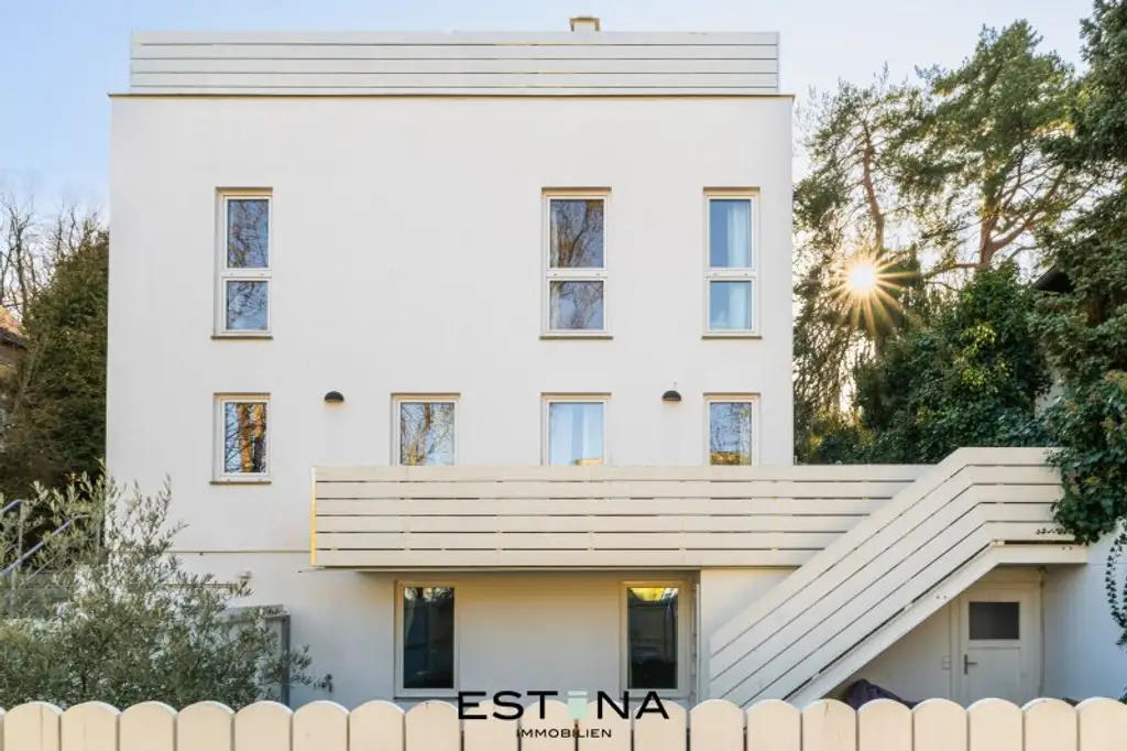 Traumhaus mit Sonnenterrasse nahe American International School