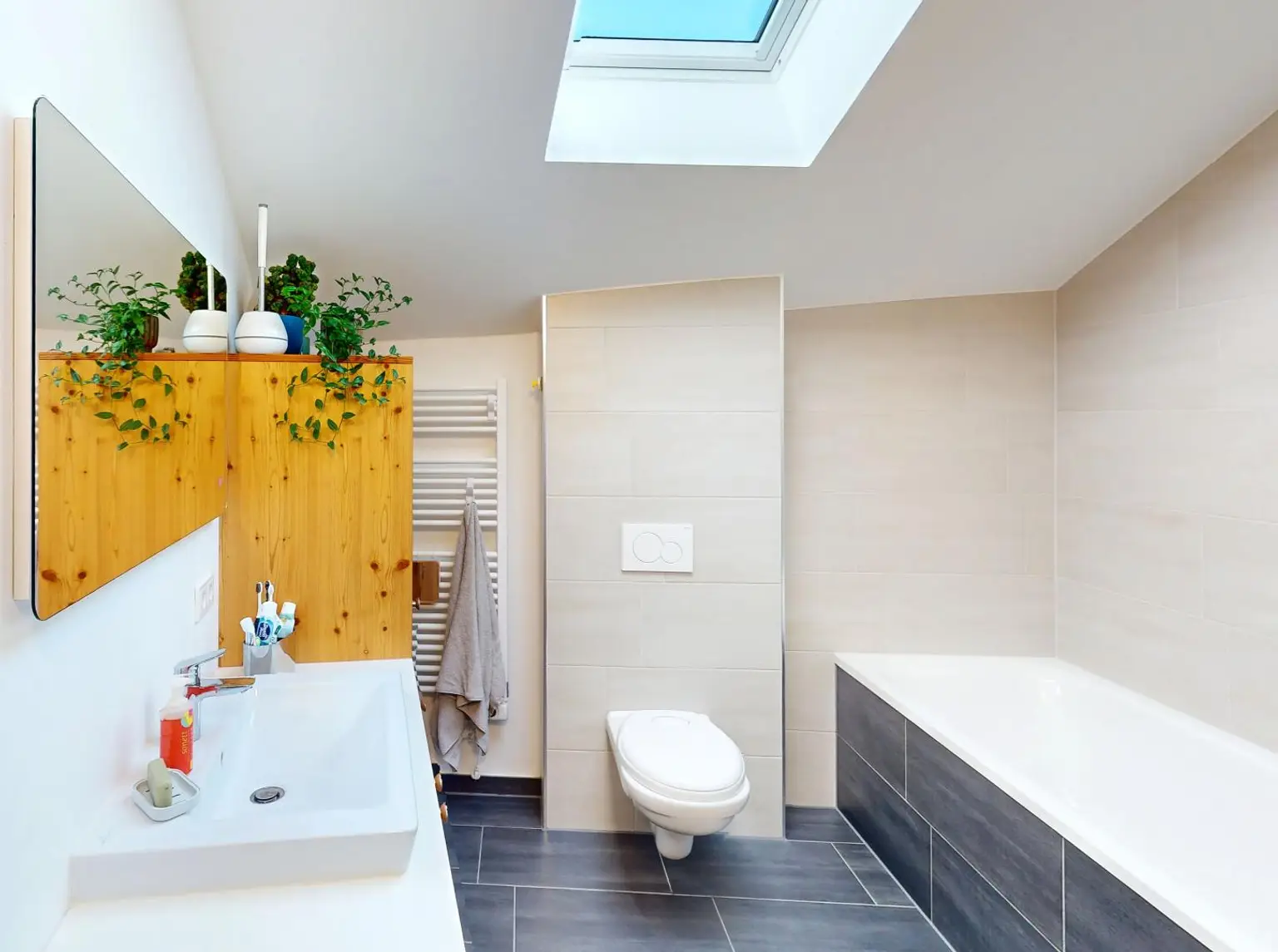 „Licht. Luft. Luxus. – Penthouse Axams“