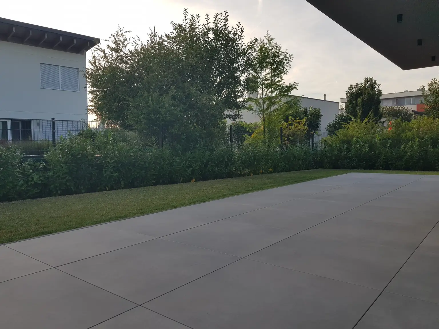 PERFEKTES, MODERNES, NEUES TRAUMHAUS IM ERSTBEZUG AM FELSER SEE