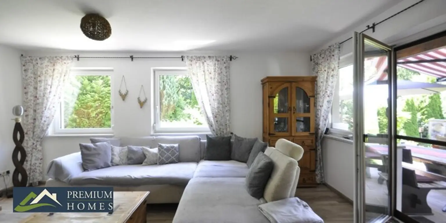 BREITENBACH am Inn - Großzügiges Einfamilienwohnhaus mit Terrasse, Balkon, Keller, Garage, zwei Carports, Garten, Gartenhaus, Geräte- und Holzschuppen
