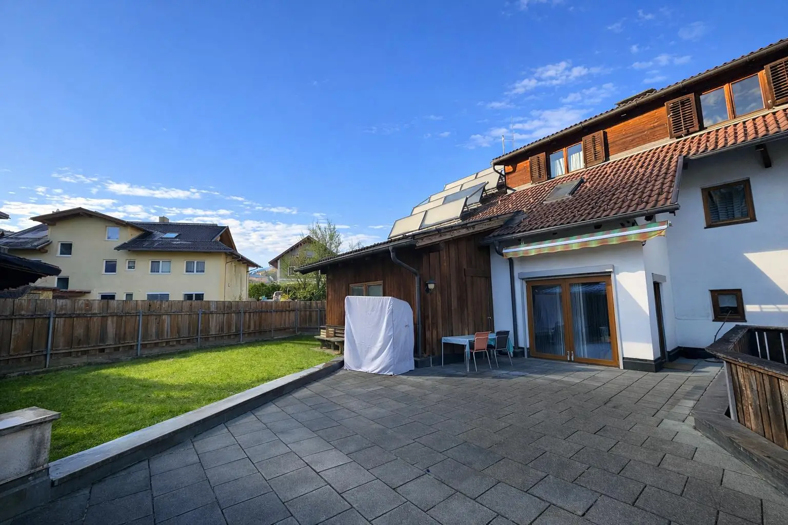 Terrasse mit Gartenblick