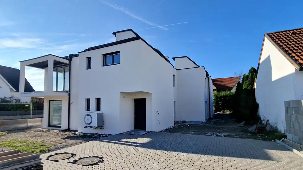 Doppelhaushälften Neubau – belagsfertig mit Dachterrasse!