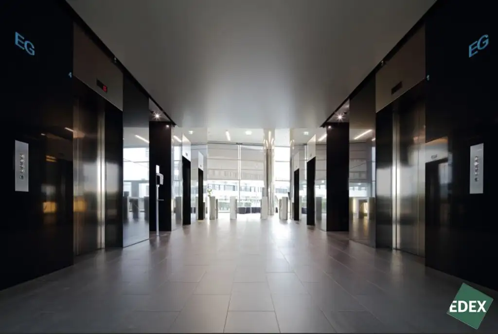 Hochwertige Flächen im Saturn Tower