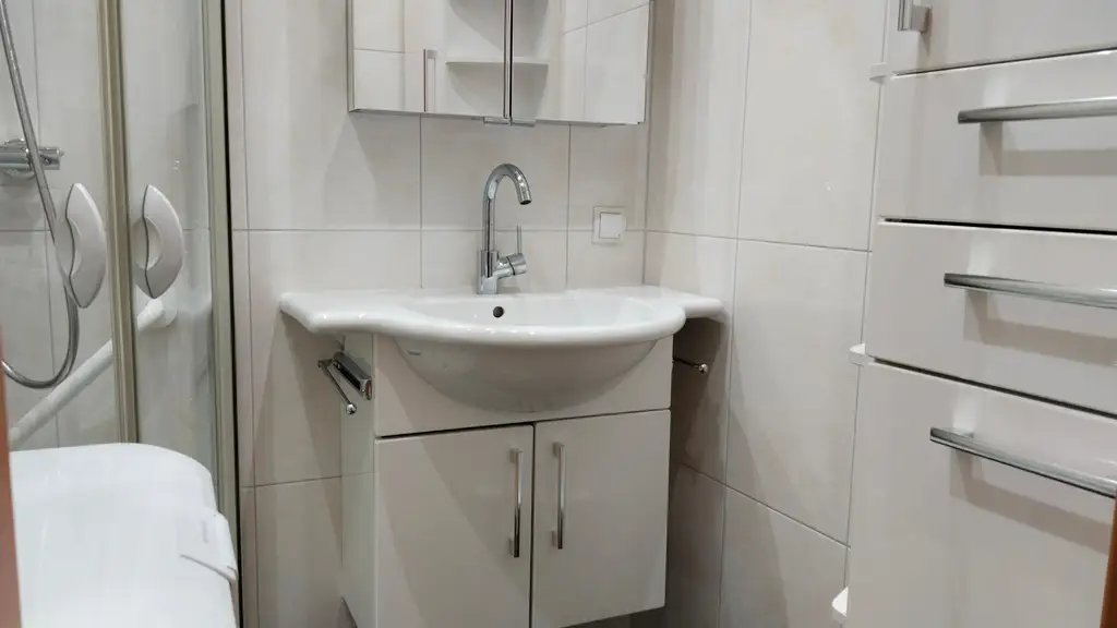 Frisch Renovierte 2-Zimmer Wohnung mit Loggia