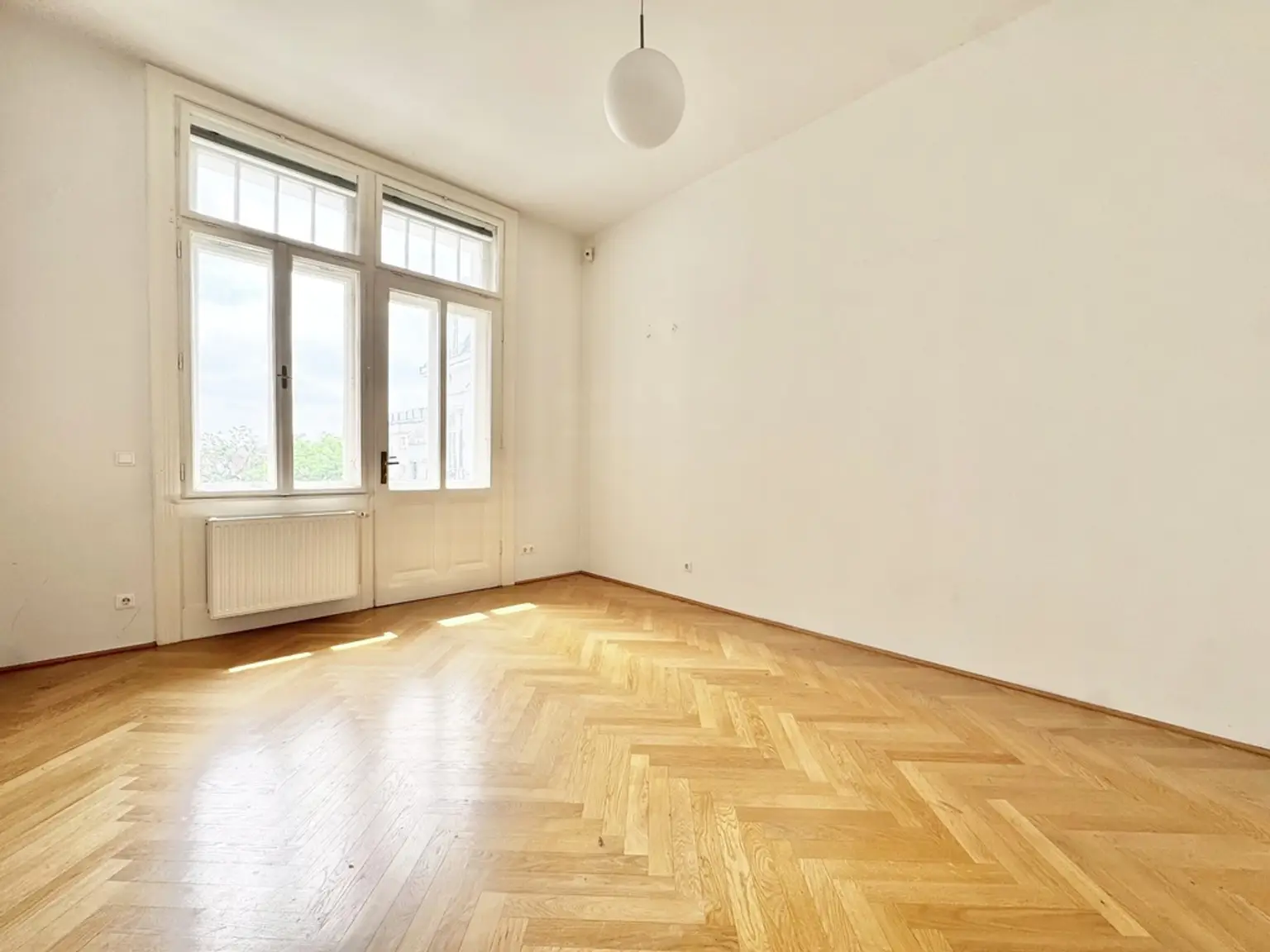 TOPLAGE | TRAUMHAFTE ALTBAUWOHNUNG MIT BALKON | HELLE 4 ZIMMER | U-BAHN-NÄHE