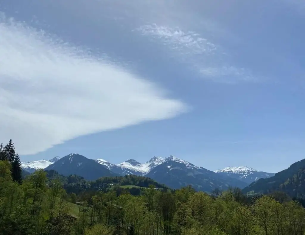 Rarität in Toplage von Kitzbühel - Baugrundstück mit Altbestand und genehmigtem Neubauprojekt in der "Zephirau"