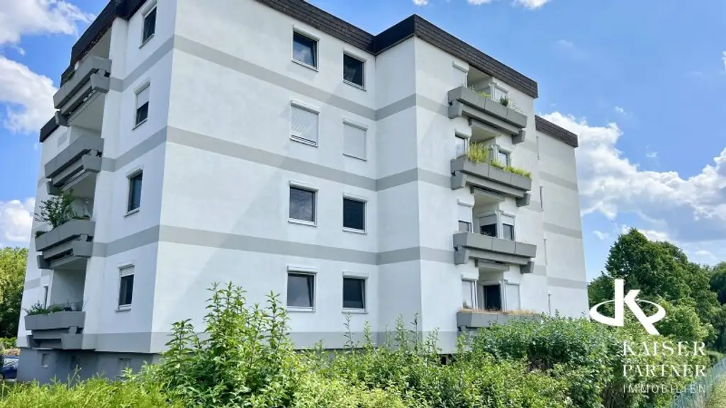HELLE 3-ZIMMERWOHNUNG MIT LOGGIA IN GRÜNOASE!
