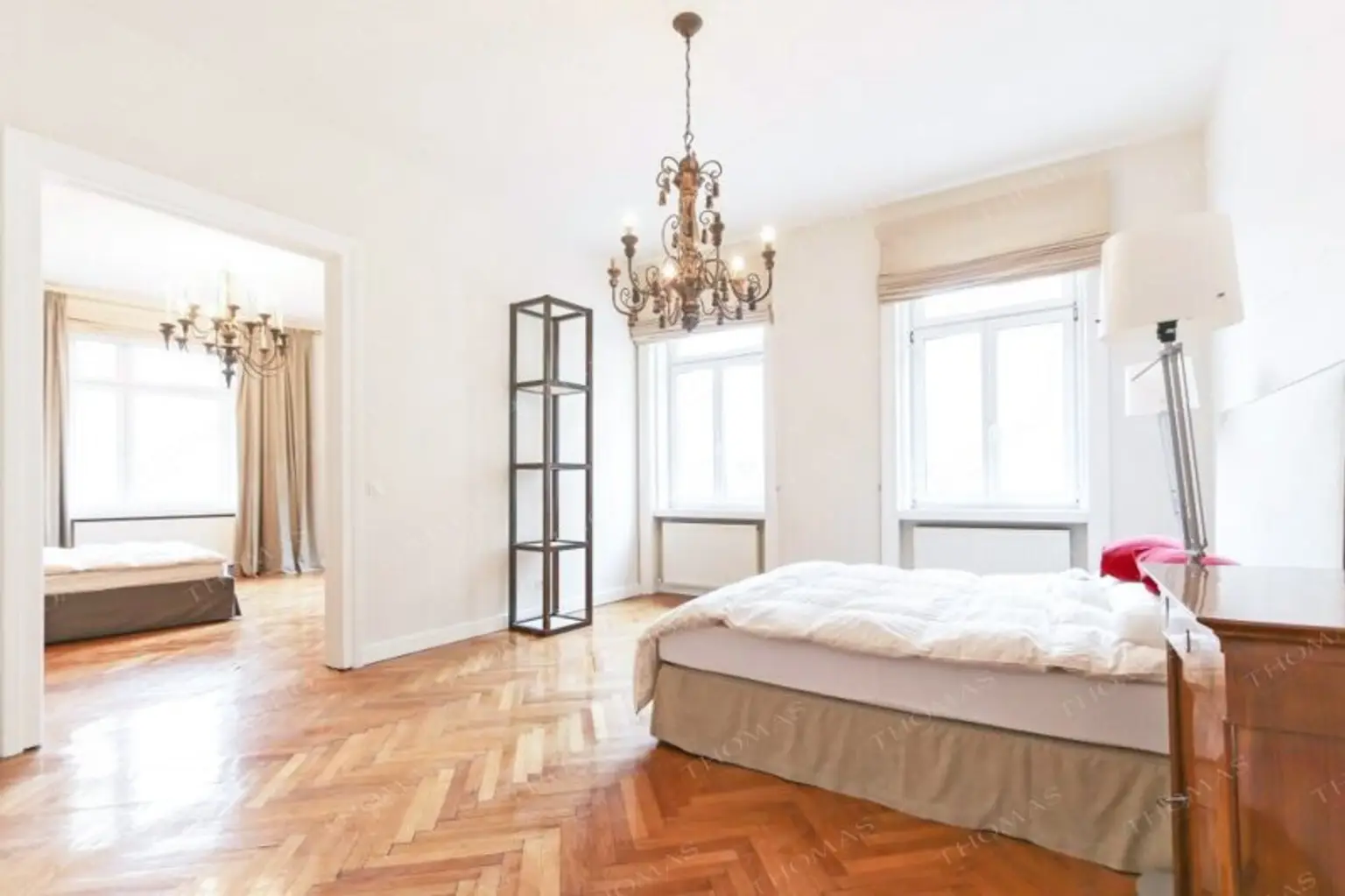 Elegant & zentral – Exklusiv möblierte Altbauwohnung im Servitenviertel