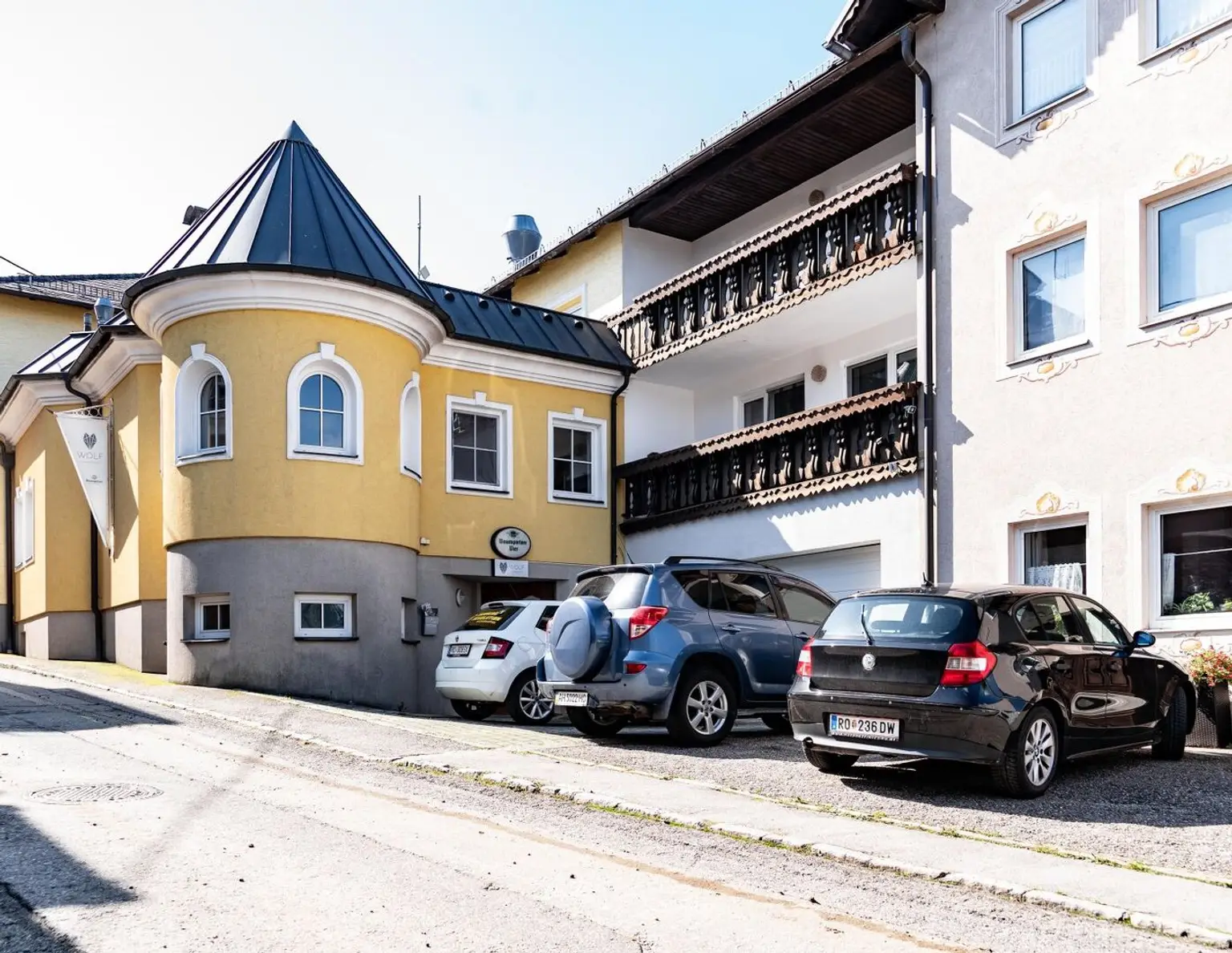 Bezirk Rohrbach: Zinshaus mit 4 Wohnungen, 3 Fremdenzimmer und Gaststätte - Ideal für Investoren!