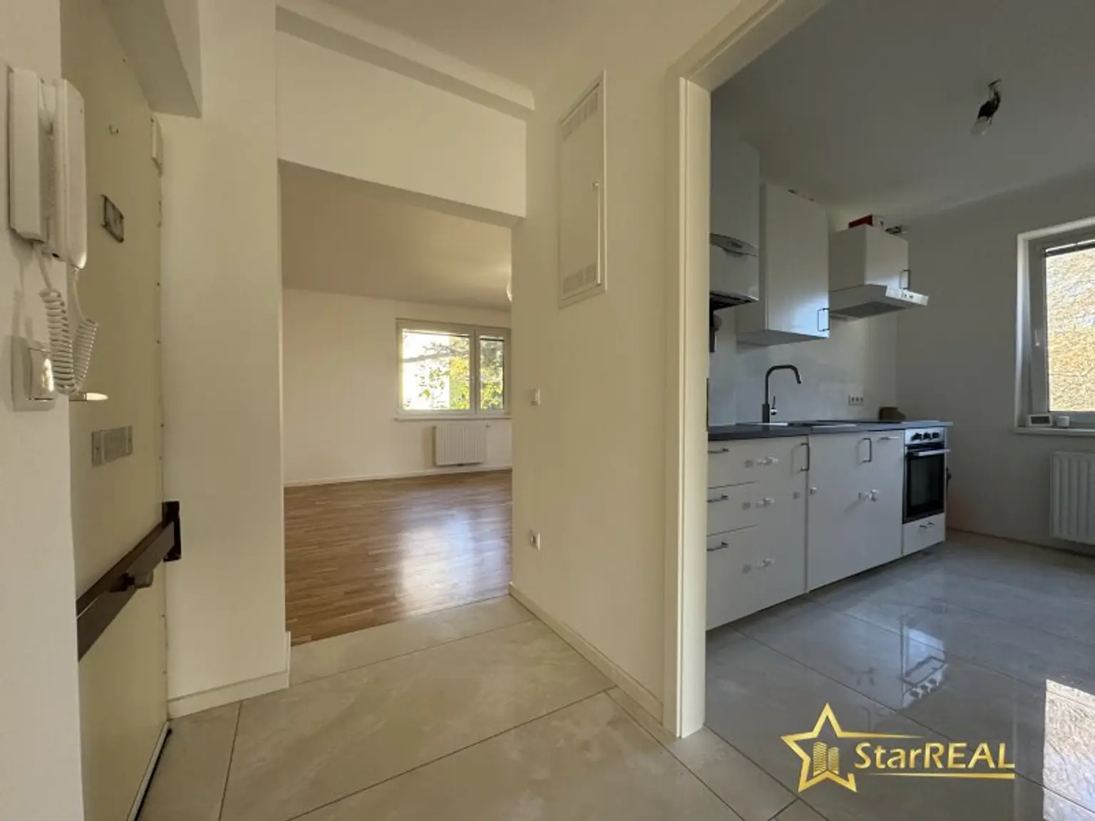 4 ZIMMER WOHNUNG IN 1130 WIEN! RENOVIERTER ZUSTAND. GEMEINSCHAFTSGARTEN.