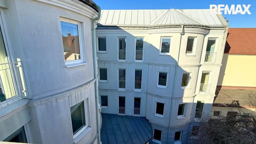 Ehemaliges Seniorenheim, gewerbliche Widmung, große Dachterrasse & 16 Garagen in Wiener Neustadt – Top Chance!