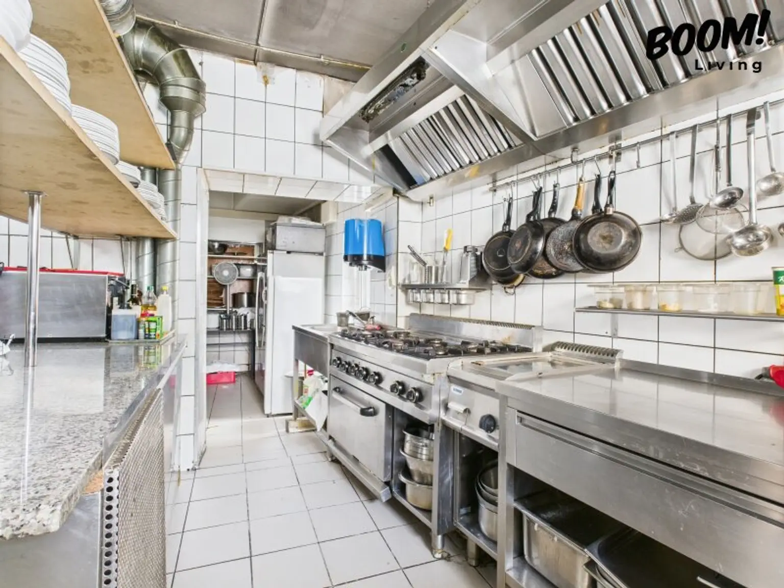 Attraktives Geschäftslokal in 1110 Wien: 1337m², Garten & Kleinhaus für 4.100€/Monat!