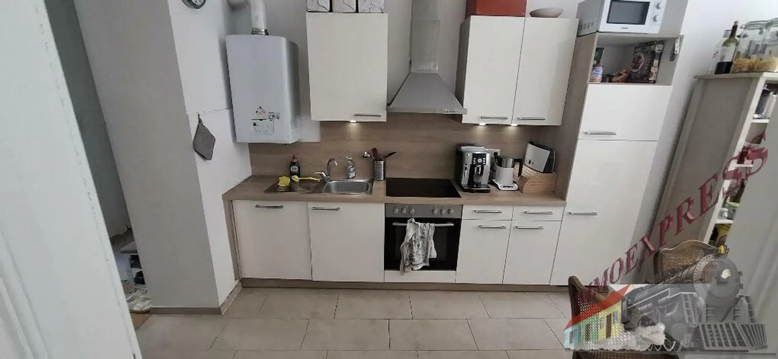 Wunderschöne. unbefristete 3 -Zimmer Wohnung mit extra Küche in toller Lage des 9.Bezirkes